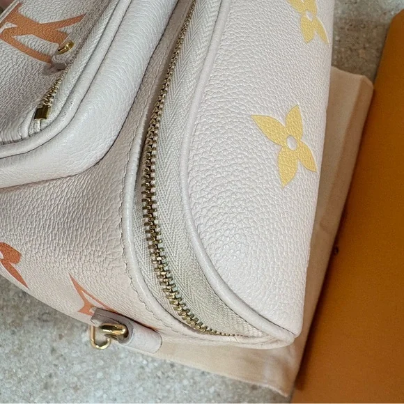 🩷sold🩷Louis Vuitton Mini Bumbag By the Pool - Picture 10 of 15